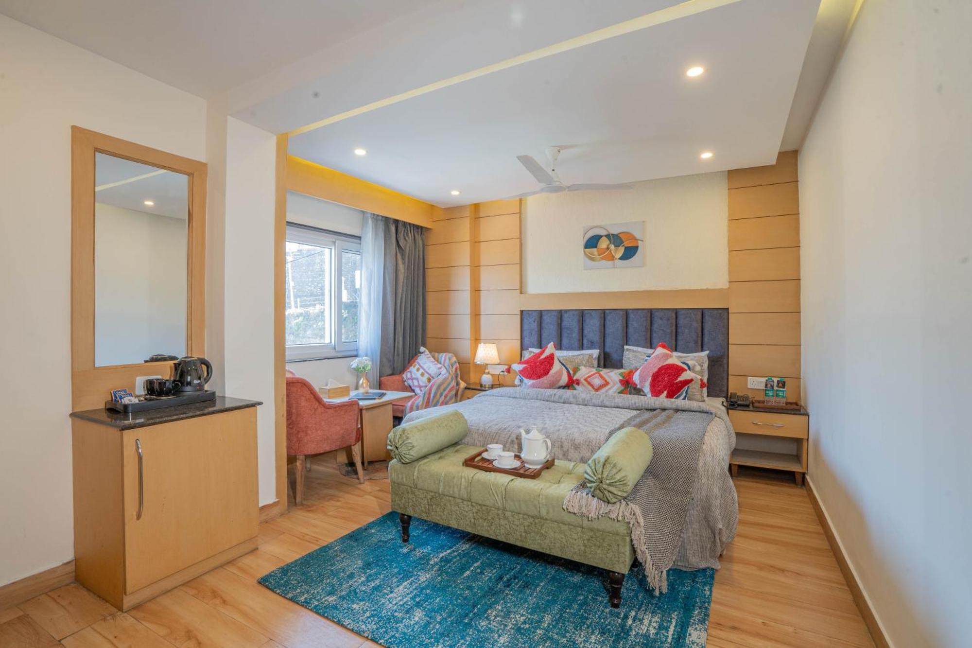 Perfectstayz Premium At Mall Road Mussoorie Exterior photo