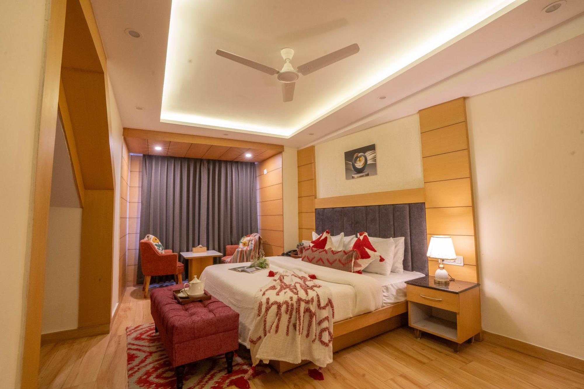 Perfectstayz Premium At Mall Road Mussoorie Exterior photo
