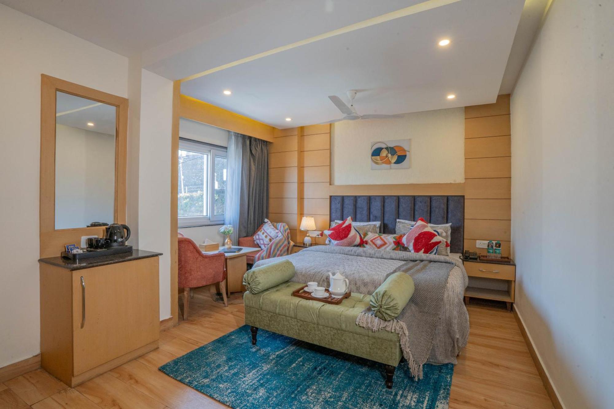 Perfectstayz Premium At Mall Road Mussoorie Exterior photo