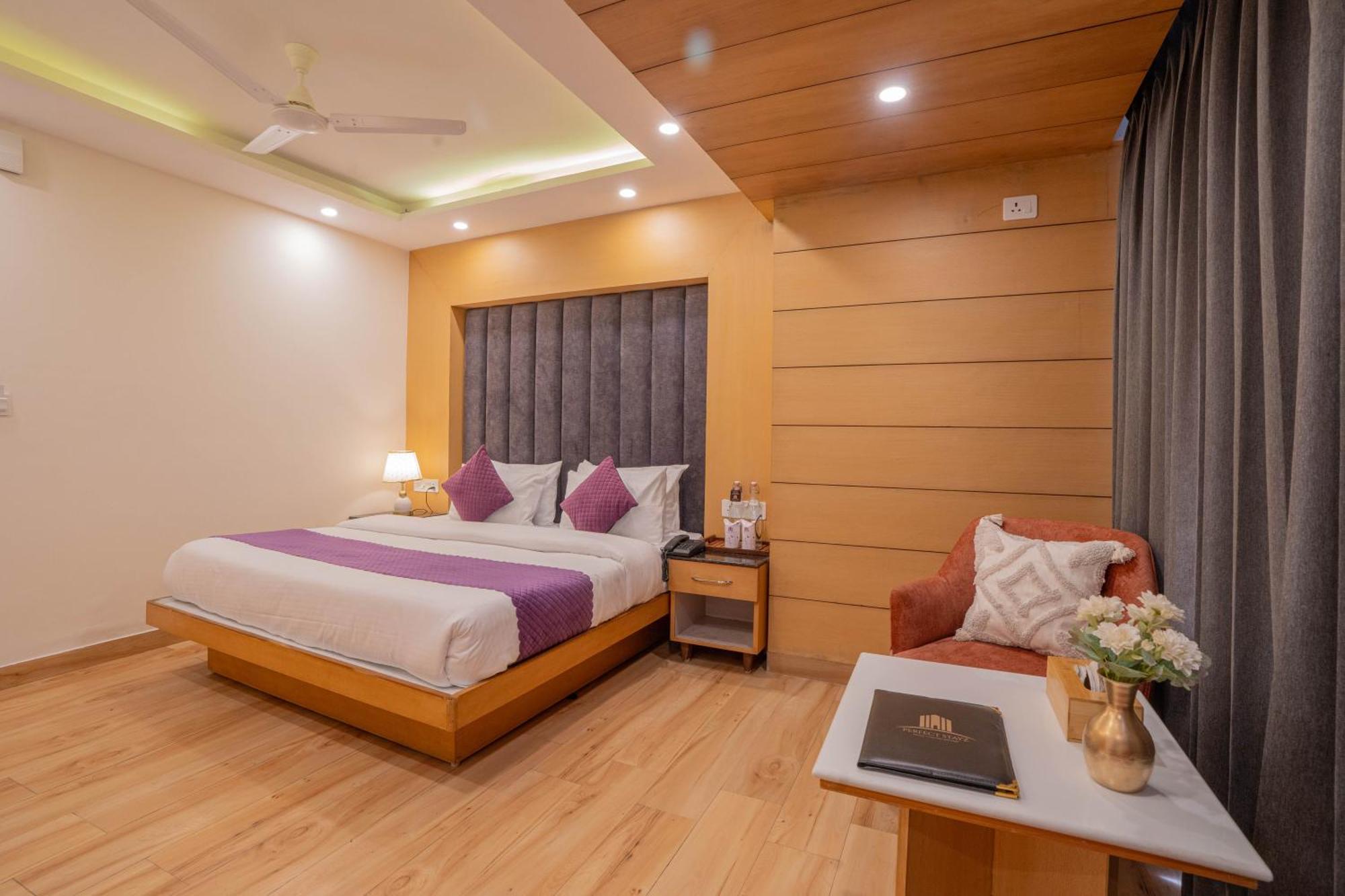 Perfectstayz Premium At Mall Road Mussoorie Exterior photo