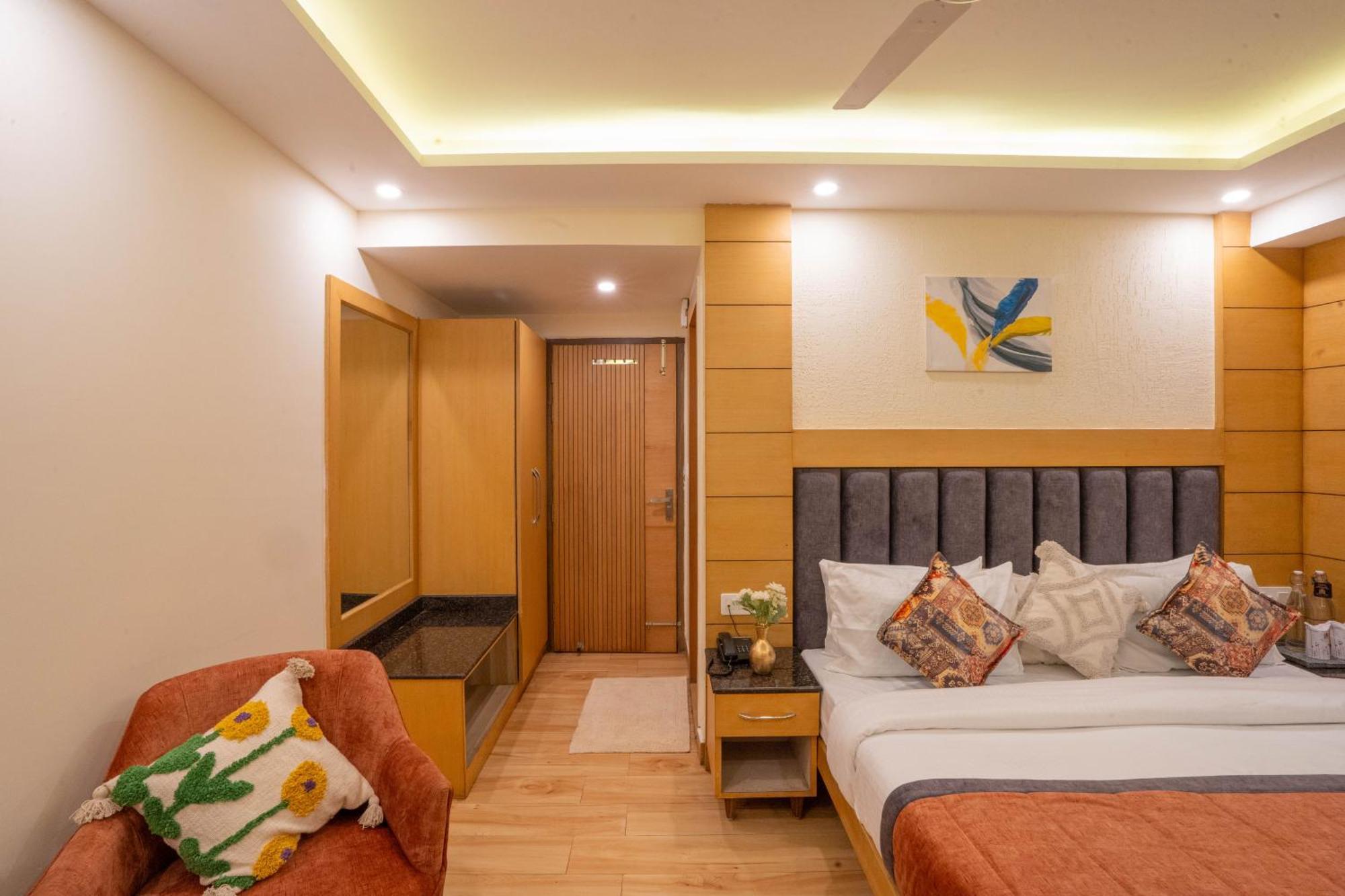 Perfectstayz Premium At Mall Road Mussoorie Exterior photo