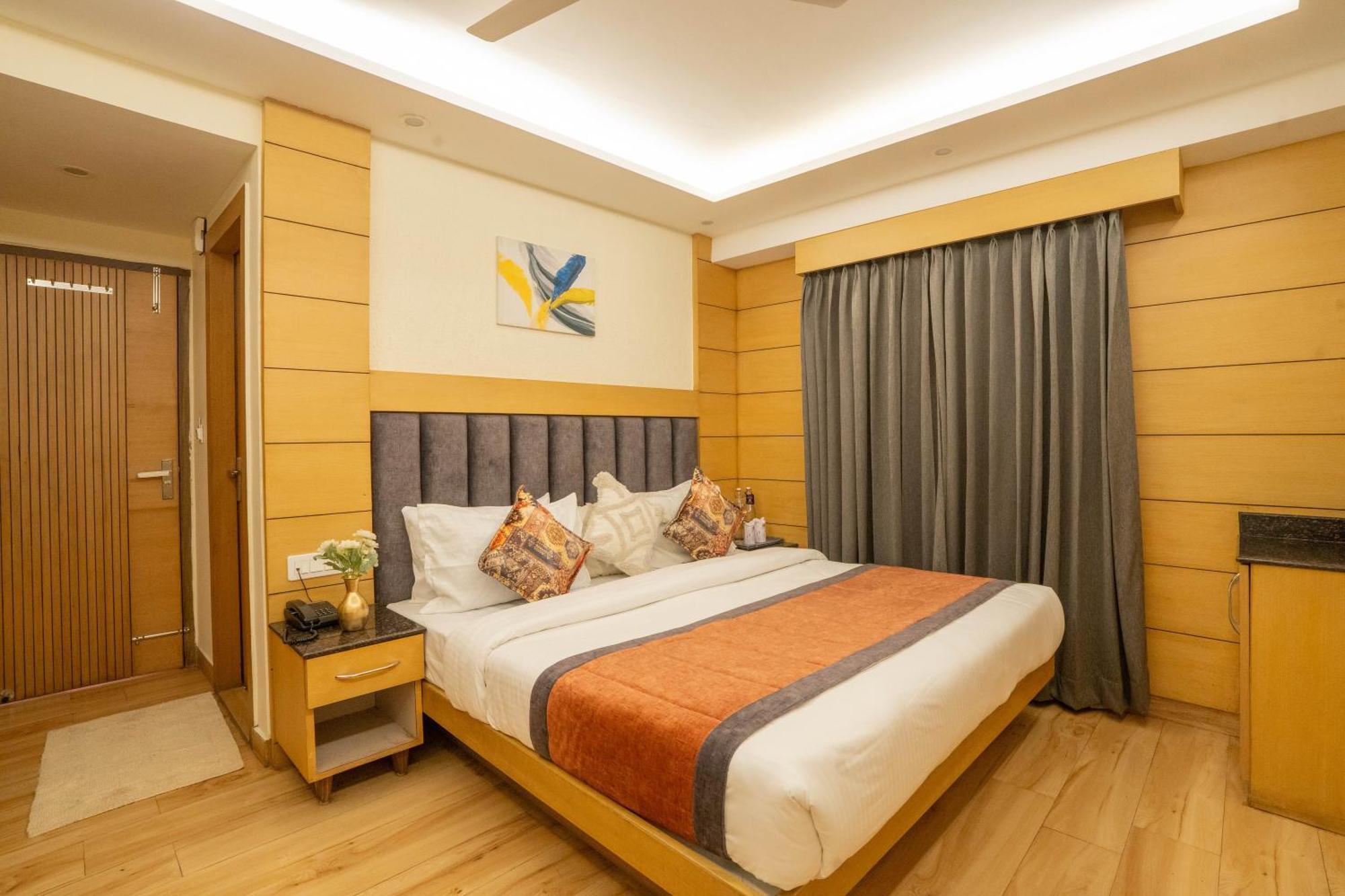 Perfectstayz Premium At Mall Road Mussoorie Exterior photo