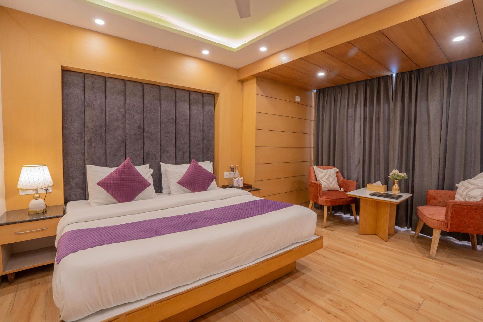 Perfectstayz Premium At Mall Road Mussoorie Exterior photo